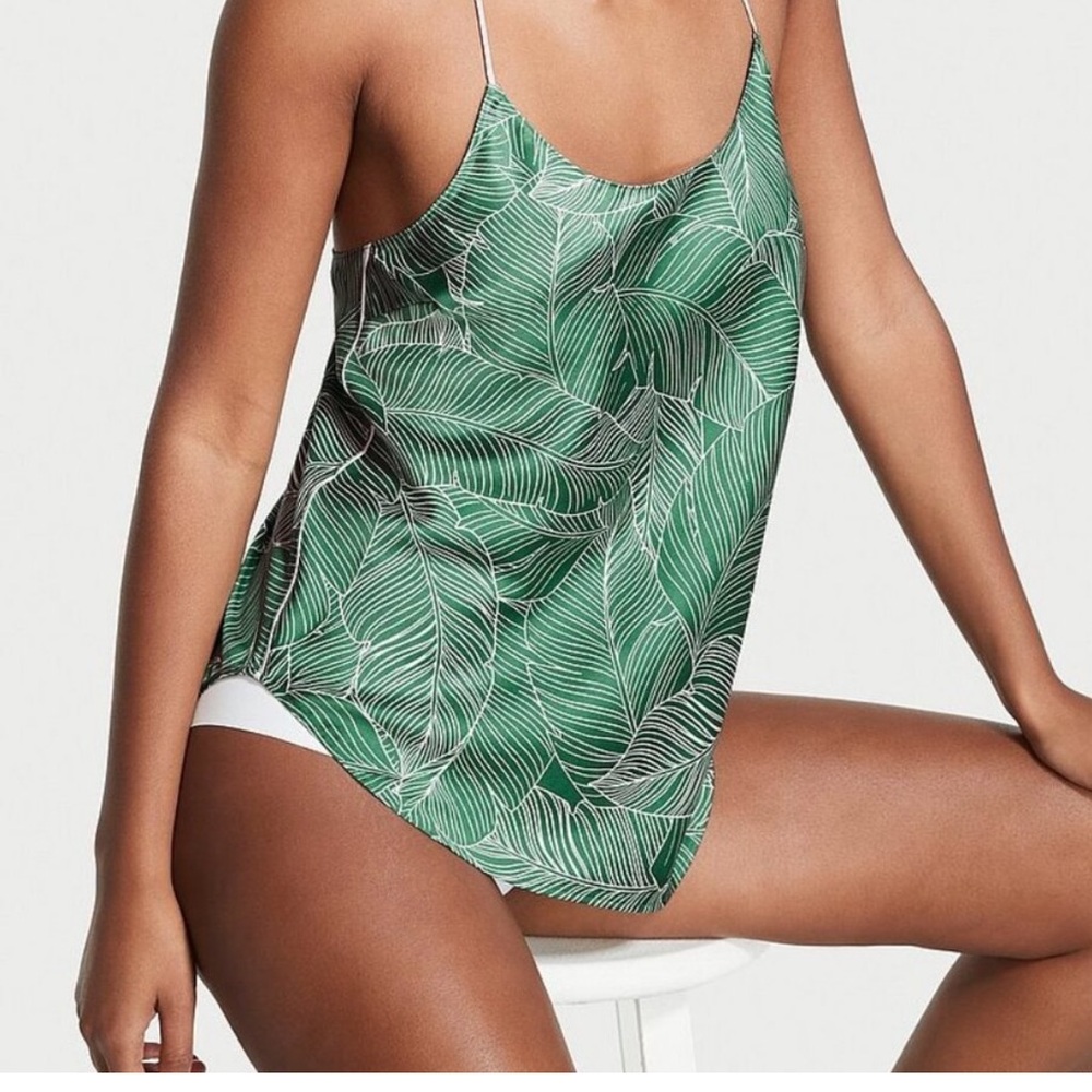 Victoria's Secret Green Leaf Print Strappy Camisole Top - Size XS